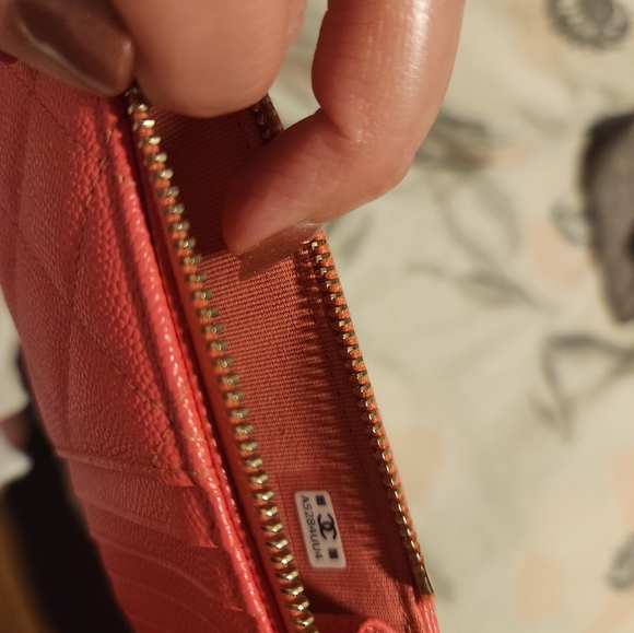 Chanel 23S Pink Zip Card Holder - Picture 8 of 9